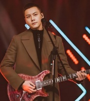 陈伟霆的情史曝光：浪子脸下隐藏的情感真相！