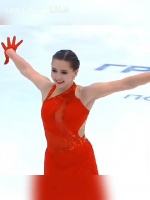 瓦利耶娃发育后的逆天身材，近看绝佳的比例，宽肩窄腰大长腿