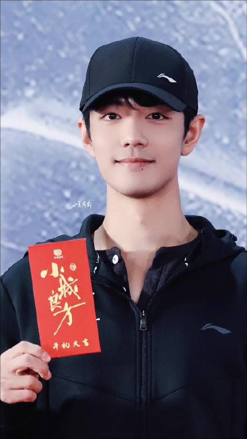 纯素颜,铮亮哥眼神好闪亮