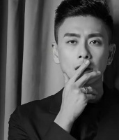 黄宗泽自曝被开价五亿聘金当女婿，对方自称某公司大小姐对其“十分仰慕”，为23岁混血儿；亲妈知道后问“不是美金吗”