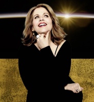 66岁重返上海舞台，传奇女高音芮妮·弗莱明：用“自然之声”疗愈世界