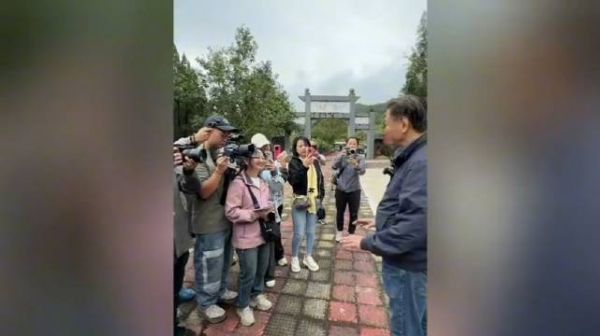 10.21赖岳谦携夫人周玉琴女士回乡祭祖,并谈回乡感受!