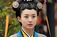 赵丽颖38岁生日，花篮太小朋友太少，与杨幂生日排场形成鲜明对比