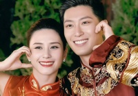 何超莲坦言窦骁搭讪招数很low 后因合影化解初识尴尬