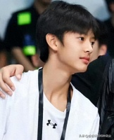 孙俪儿子帅到认不出！年仅13岁身高接近1米8，邓超的后继有人了