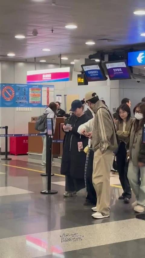 陈星旭出发Vogue盛典路透~大帅哥明天红毯见