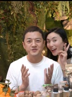 和海哈金喜离婚，是因为李亚鹏不爱钱！