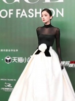 美神降临!娜扎又美出新高度!VOGUE直播