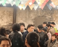 乌镇戏剧节名利场：黄磊何炅等“咖位”定座次，新人网红遇冷显娱乐圈生态