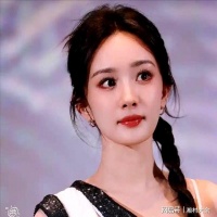 赵丽颖不再隐瞒。坦白自己近期“消失”的原因，原来是为了陪伴他