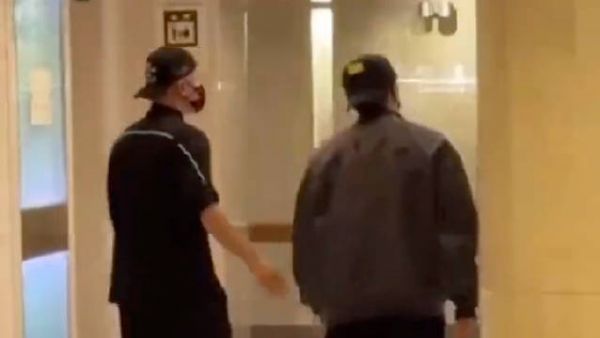 佘诗曼吴卓羲等探望许绍雄,其仍未苏醒情况不乐观