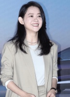 曾宝仪谈杨谨华柯佳嬿颁奖礼亲吻：打破女性同台即竞争观念