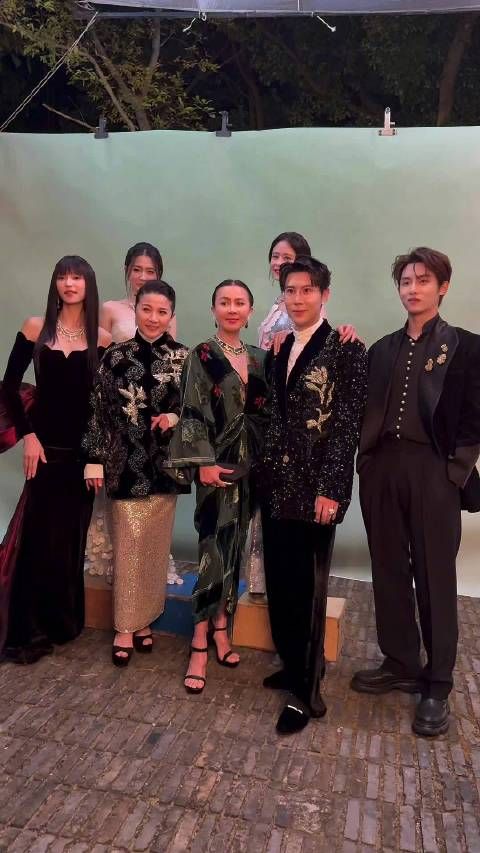 刘嘉玲、颜丙燕、王丹妮、董思成、徐璐、颖儿共同亮相CIGA LONG高级珠宝晚宴