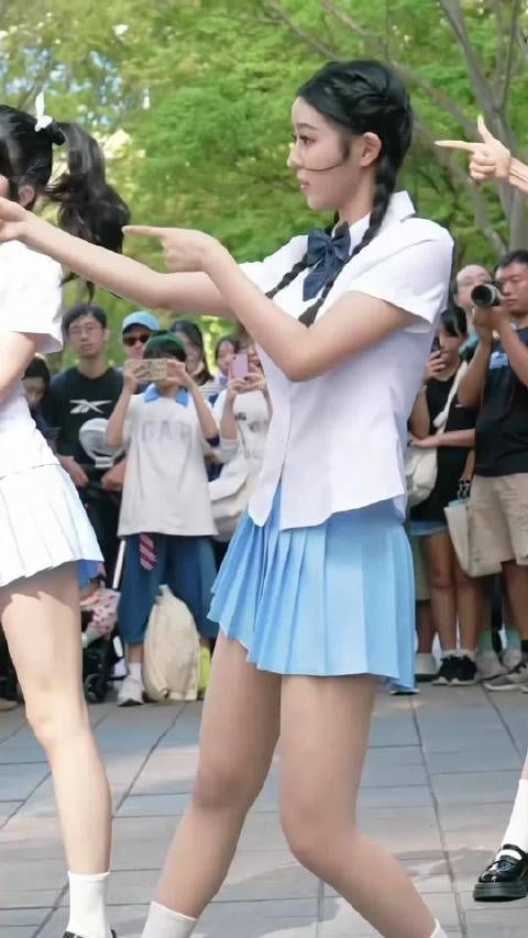 台湾的靓妹给人一种不一样的感觉!?