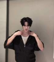 展轩cha孤身摇手势舞，让我看看是谁还没被这个展轩给帅到！