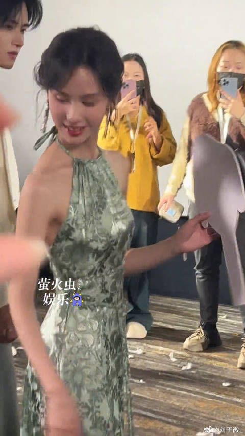 陈都灵谈饭撒视频称让女孩开心的事顺手就做