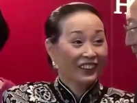 赌王二太蓝琼缨14岁嫁入豪门，63年幕后操盘家族事业