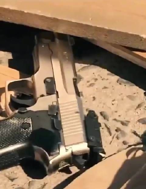 男子：原来这么容易打中的嘛