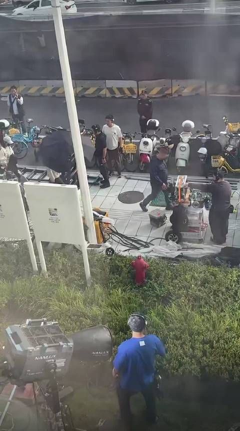 偶遇迪丽热巴面包节活动@Dear-迪丽热巴 迪丽热巴秋日油画