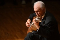 81岁吉他大师佩佩·罗梅罗亚洲告别巡演在成都举行