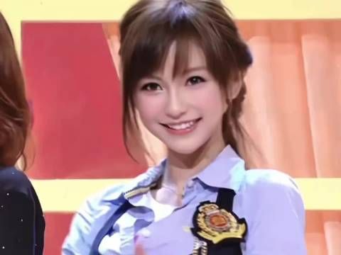 Angelababy精灵羽翼妆官宣爆红出圈