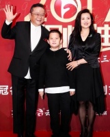 77岁的王刚：尽管我和岳母年纪相仿，但我给她尽孝依然能坦然