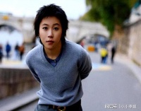 王菲也没想到，“被曝同居”的28岁女儿窦靖童，会走上她的来时路