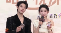 曾辉韩雨彤微博视界大会后台采访，两人13搭互相咕卡