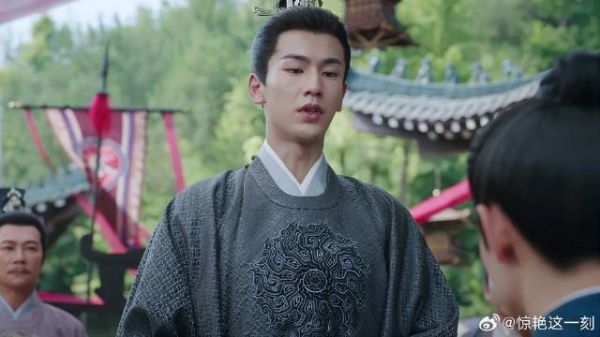 谢危给燕临举行冠礼 听到谢危说的话,众人纷纷不解