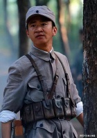 知名演员无戏可接，回乡摆摊卖炒面，张颂文一句话道尽内娱实情