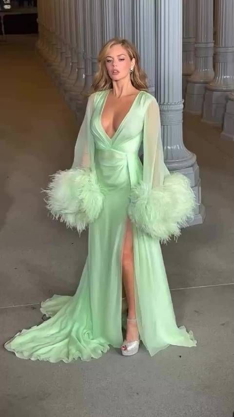 Samara Weaving穿Tamara Ralph绿裙亮相洛杉矶艺术晚宴