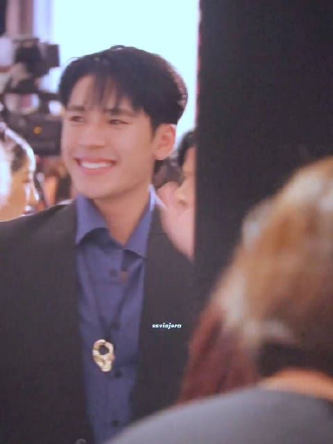 观感不错好像就没有理由的瞅着就顺眼 Pearl算一个这样的小哥