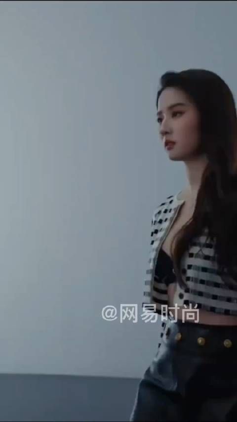 刘亦菲拍摄花絮 性感菲菲