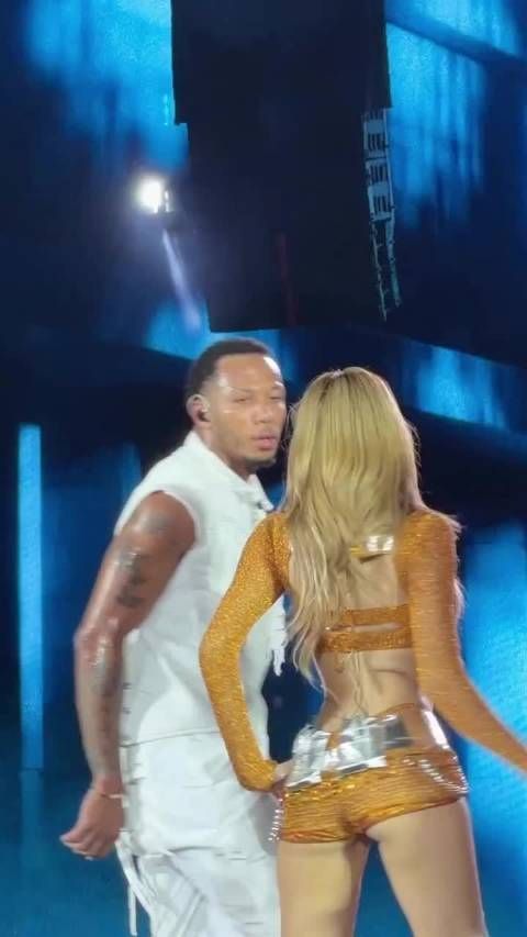 看Lisa一定要买第一排的票