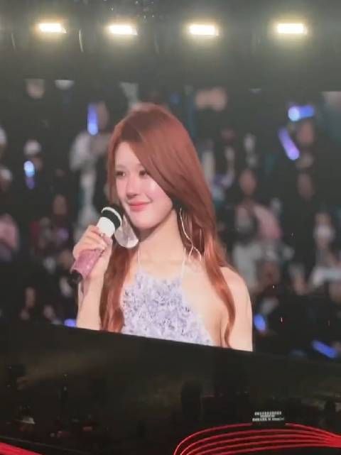 赵露思在生日会现场宣布成立新工作室，合约问题顺利解决了