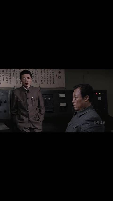 李涯抓住余则成的把柄后彻底飘了，竟然明目张胆的威胁站长