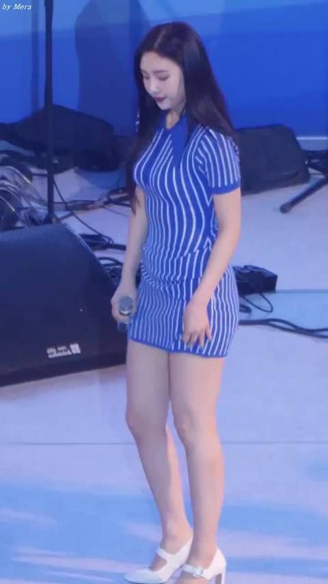 她着实美丽动人！