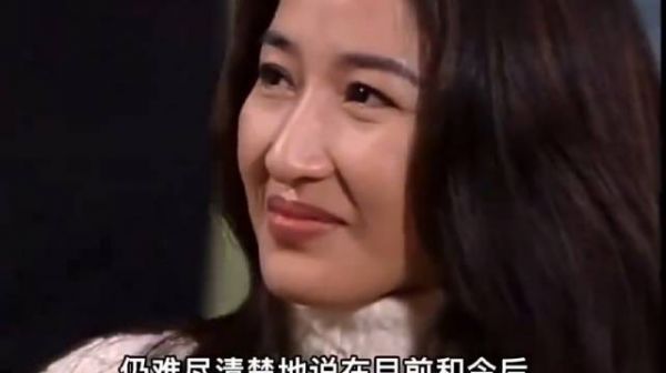 61岁关咏荷听歌落泪,张家辉演唱感动众人