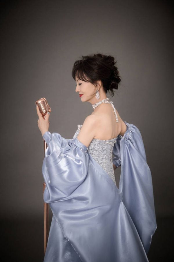 赵雅芝气质超好。