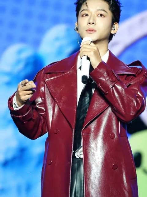 张晚意音乐节再唱那英歌曲，花少导演组现身现场