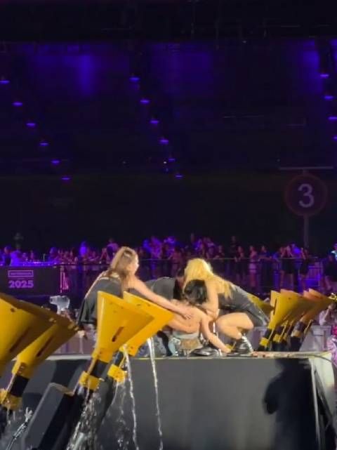 泫雅为了保持身材不好好吃饭导致的晕倒吧 韩艺人真是太苦了