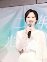 关咏荷61岁亮相粉丝见面会，状态惊艳