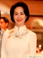 何猷君也没想到，自己63岁的大姐何超琼，竟还能再为赌王家族争光