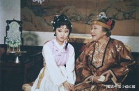 林黛玉进贾府时，有哪些容易被忽略的细节？