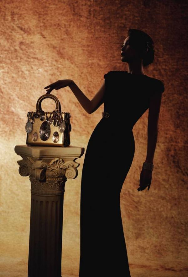 李冰冰身姿曼妙。