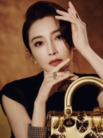 李冰冰黑丝绒礼裙身姿曼妙婀娜多姿