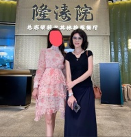 50岁金巧巧近照曝光：说她像20岁少女都不为过，细看却毛病一大堆