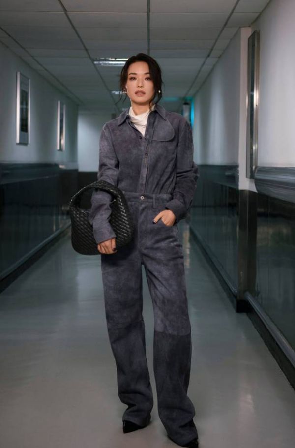 舒淇又酷又美。