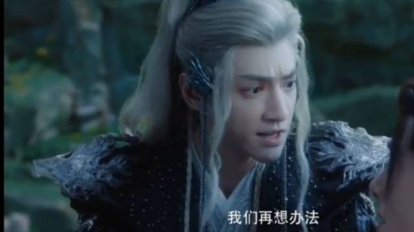 柳眼中毒至深,死在了唐俪辞怀中