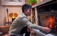 董宇辉气质出众引网友惊叹